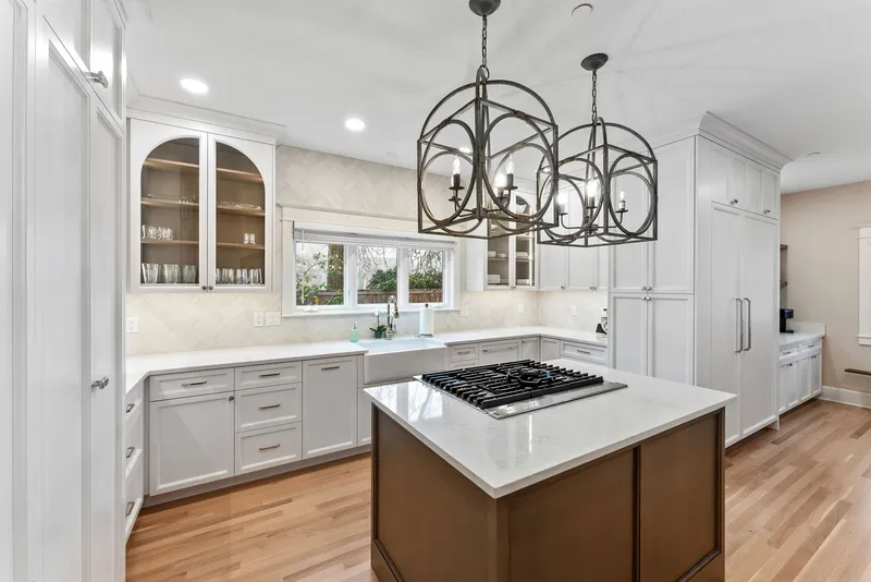 Residential kitchen with pendant lighting installed by Newman Electric in Vancouver WA